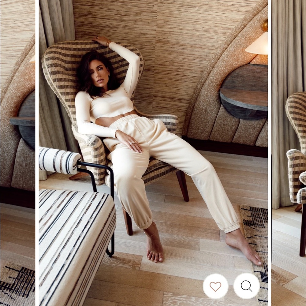 Long sleeve crop top in bone